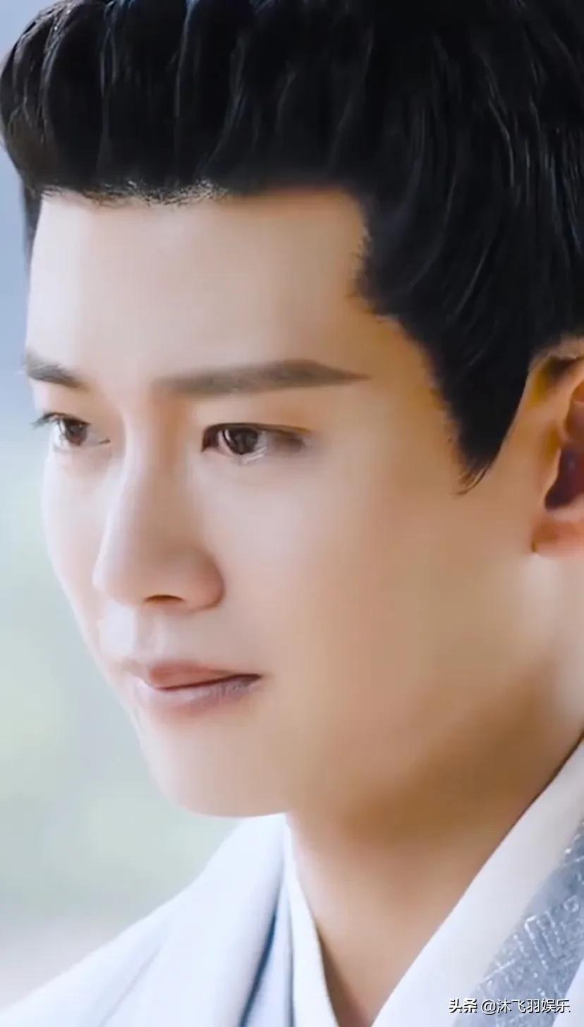 同一演员呆萌鱼霸气尊主和小南辰王的反差感，任嘉伦国超太会演了