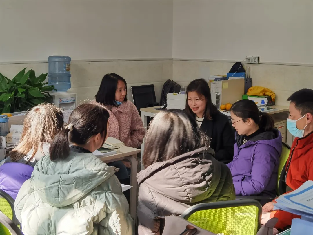 小课题 大作为——西航港小学“动手操作能力”小课题组专题汇报
