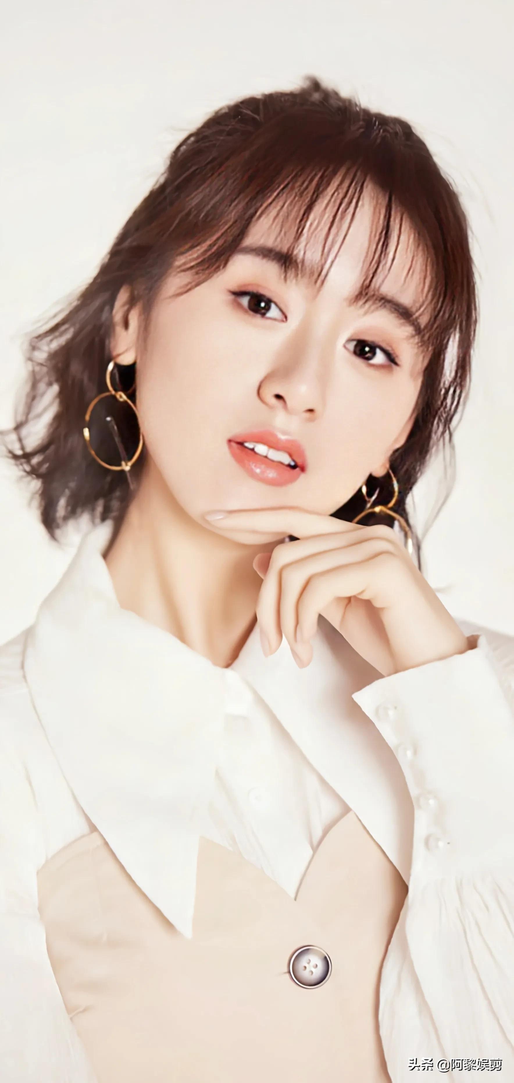 袁冰妍青春靓丽，甜美可爱