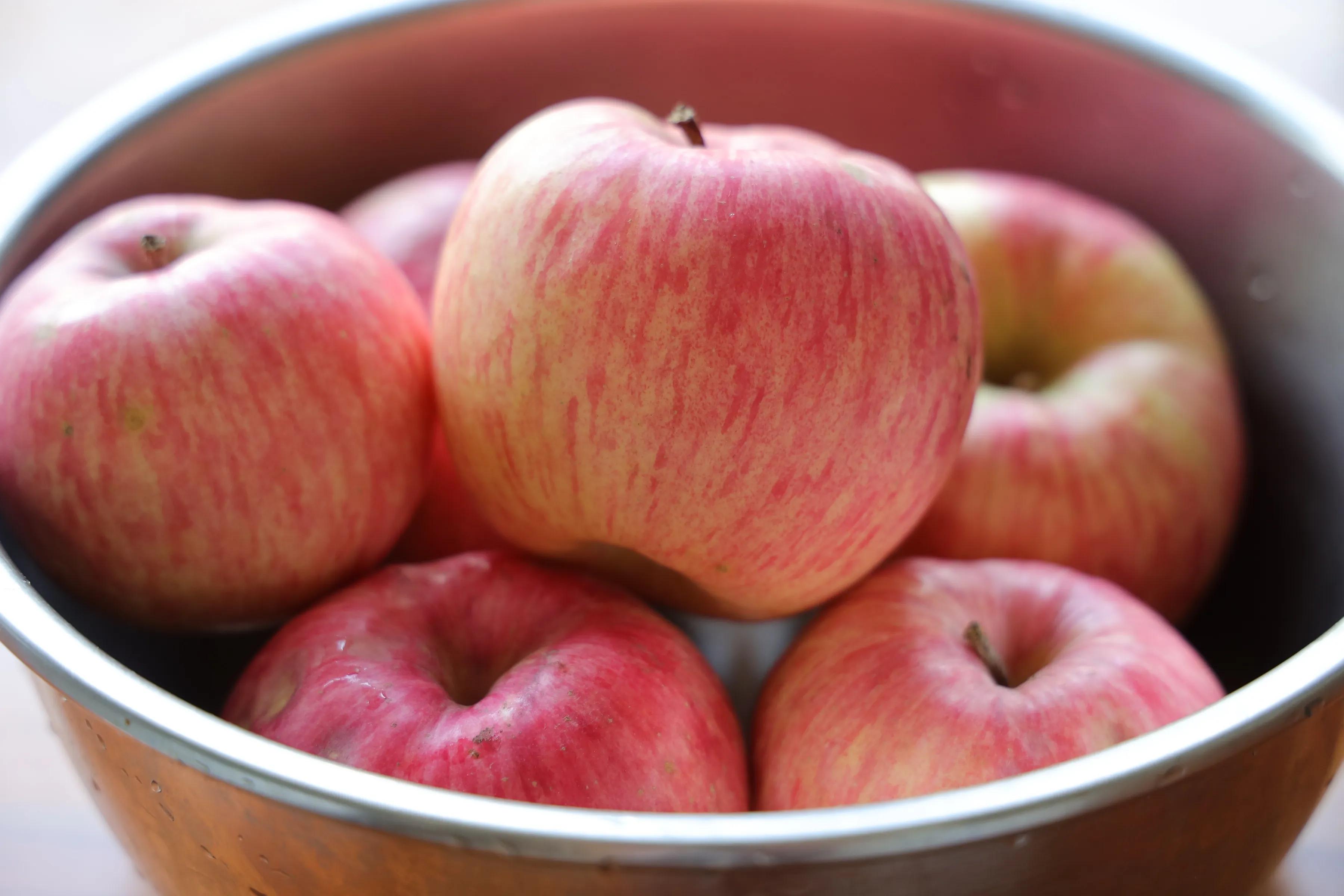 苹果别直接吃了，简单一步做成小零食，酸酸甜甜嘎嘣脆，超好吃