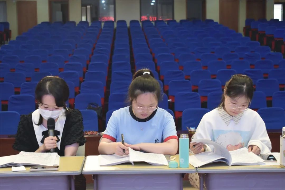实验小学外国语学校周晓玲名师工作室送教到双流中学九江实验学校