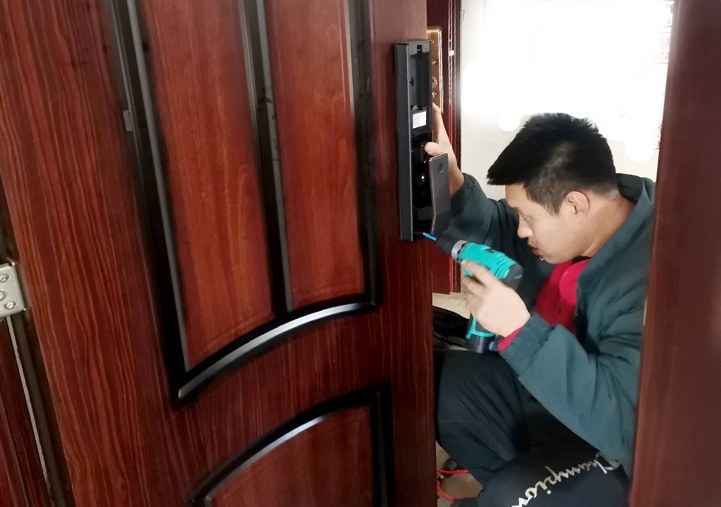 8种开锁体验，居家安防选择VOC人脸识别智能门锁T11 Face更放心