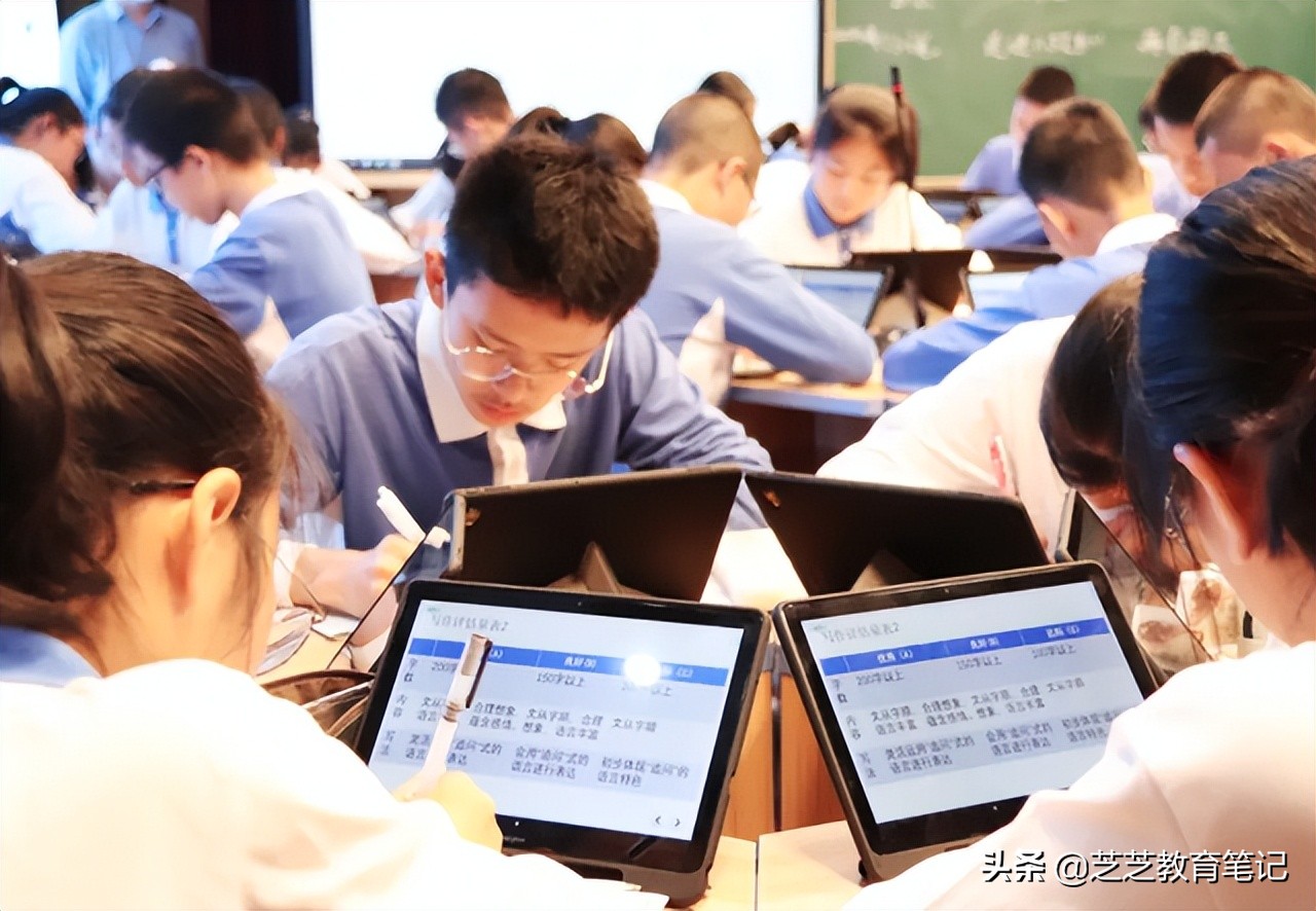 喜报！陕西10名学霸收到清华北大的录取通知书，均出自3所中学