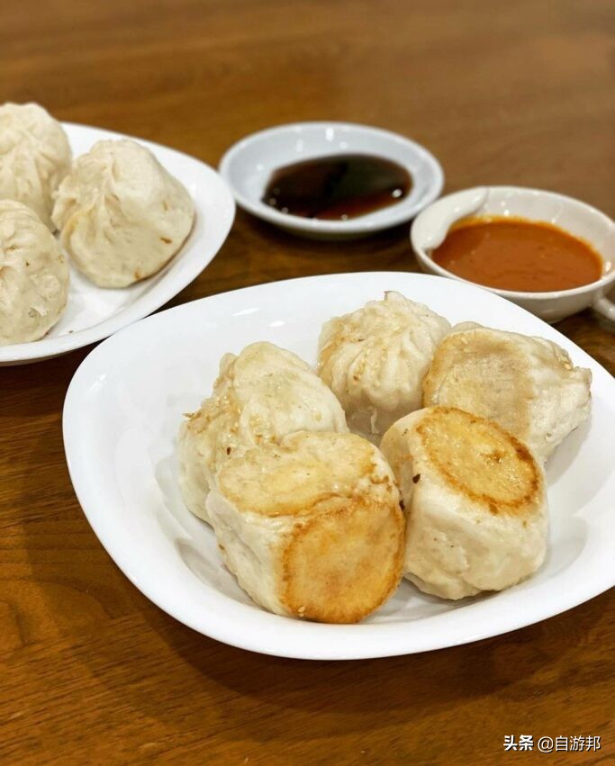 「2022士林夜市美食」学生族推荐必吃TOP20！人气宵夜跟着吃没错