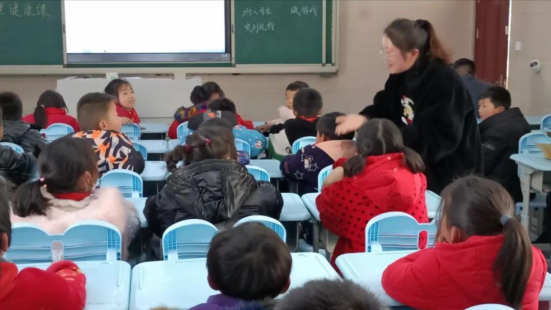 漣水縣義興中心小學開展首屆心育節(jié)(圖10) 漣水縣義興中心小學開展首屆心育節(jié)(圖10)