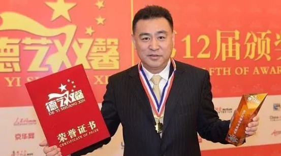 至今未婚的8位央视主持人，年龄最小的37岁，最大的已经60岁