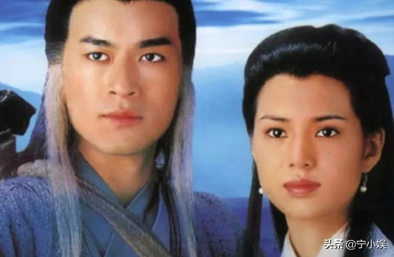 蓝羽大秀琴艺，卢靖姗唱歌受阻，胡兵自曝冷知识：这场晚会太精彩