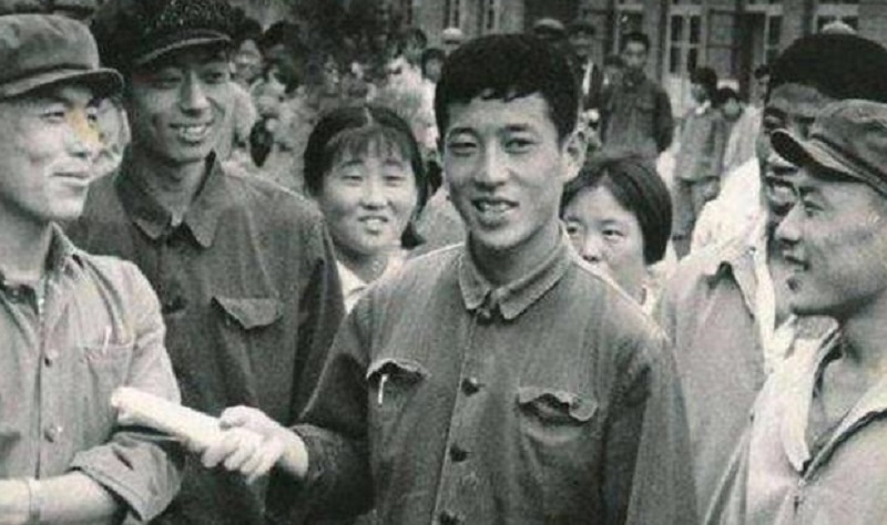 1983年，因高考交白卷被判入狱15年的张铁生，出狱后竟成亿万富翁