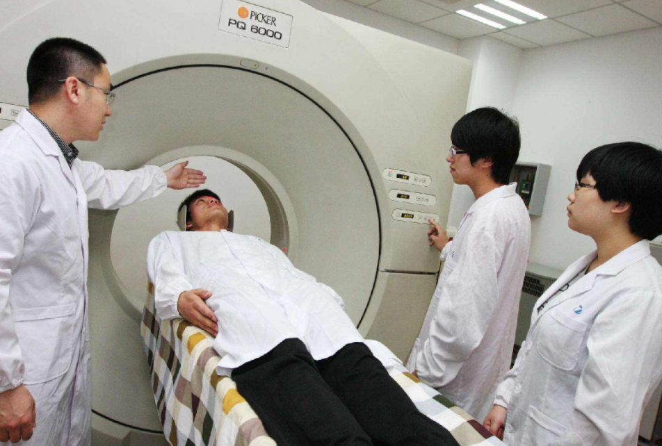 医学类专业“就业前景”排名，榜首在意料之外，中医学成为黑马