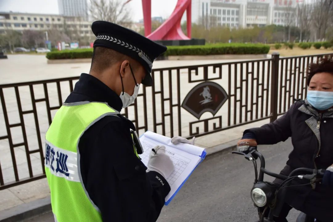 “疫”无反顾！河北邯郸交巡警筑牢疫情防控第一道防线