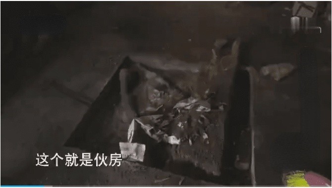 14年前他背“疯娘”求学，拒绝55万年薪，如今改变千名学子命运