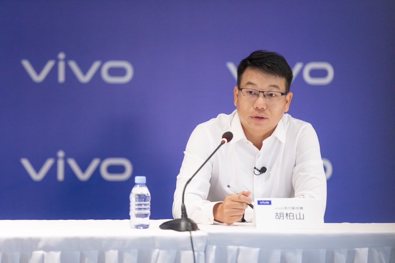 华为确认将参展MWC2022；三星S22 Ultra售价或创新高
