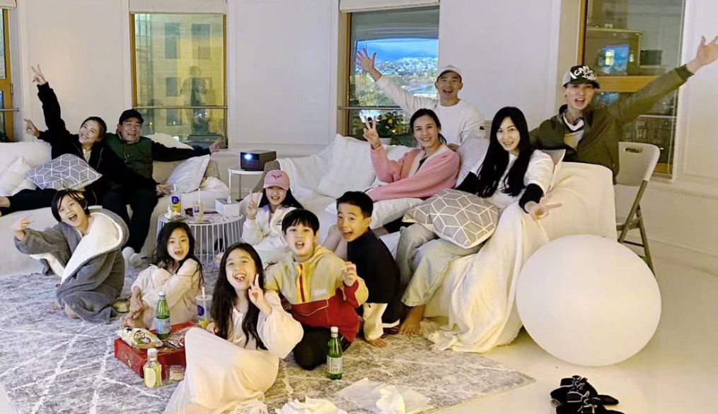 吴尊晒《爸爸去哪儿》重聚照！Neinei颜值好高，Jasper表情搞怪