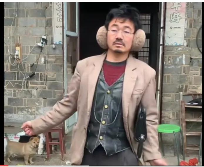 “王宝弱”与“树根”PK扮演“树先生”，是致敬经典还是故意扮丑