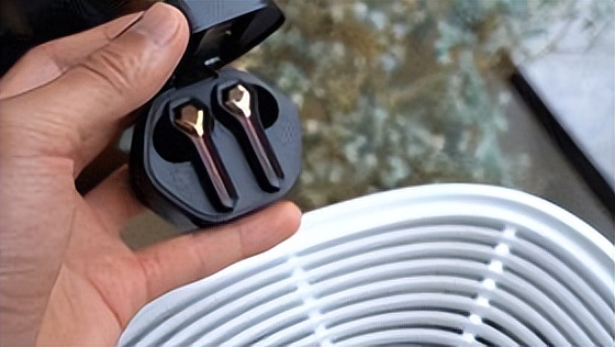 是搅局者还是破局者 网友表示贱驴一百多元的手游蓝牙耳机：超值