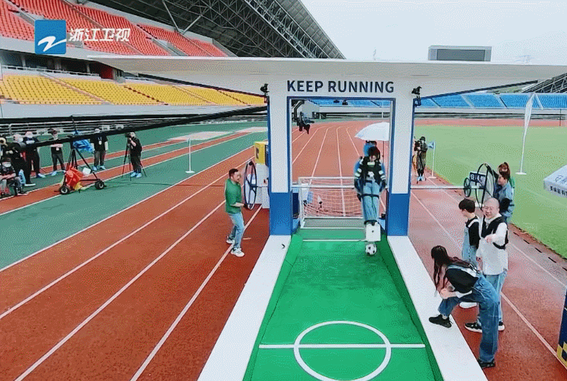 金晨的“巧合”，李晨的“捣蛋”，让这期《跑男》彻底封神了