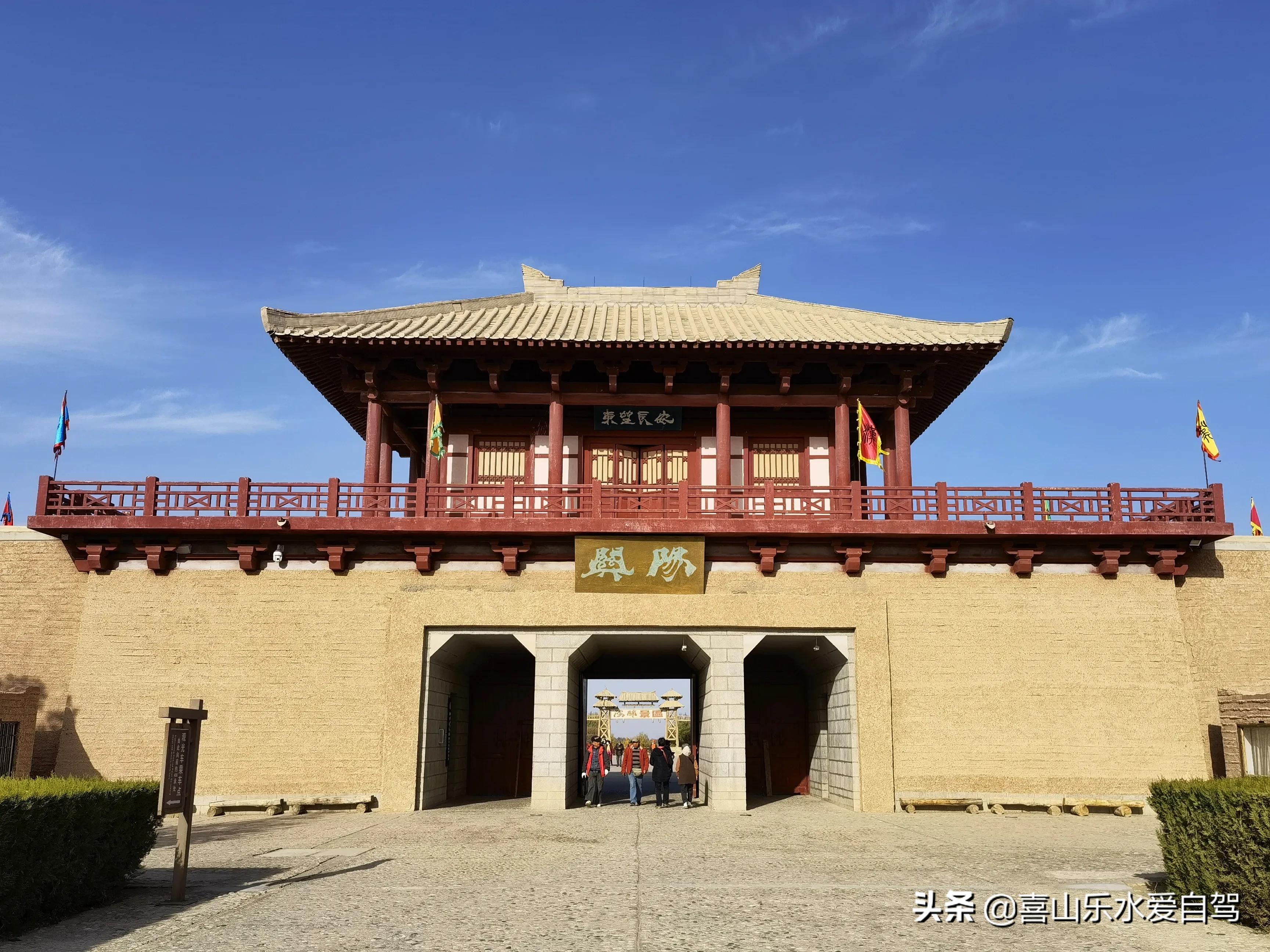 自驾青甘大环线，翻雪山、走戈壁、赏胡杨，饱览祖国西北苍凉之美