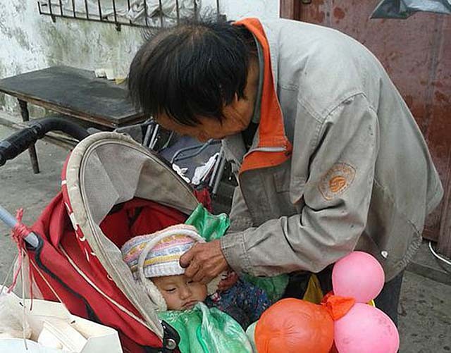 武汉三口之家：父女三人无血缘，父亲不是亲生的，妹妹不是亲妹妹