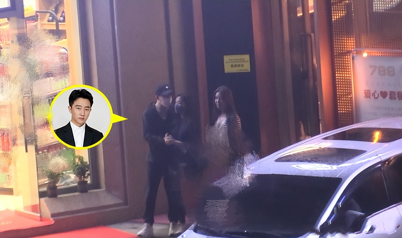 37黄轩深夜和友人聚餐！喝得大醉要人搀扶，高颜值圈外女友未现身