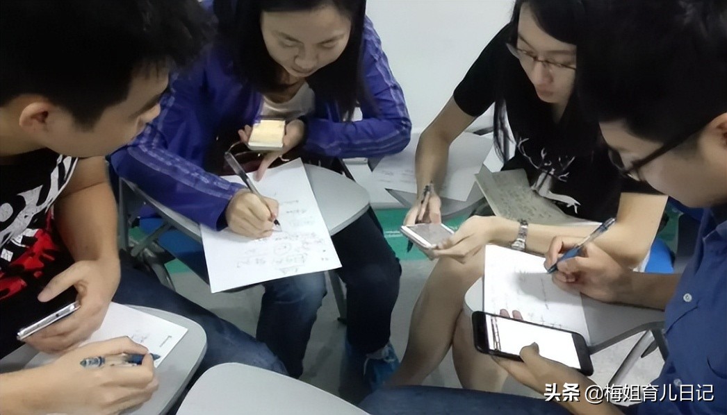 选科目有门道，2022新高考物理化被“捆绑”，有门学科成“鸡肋”