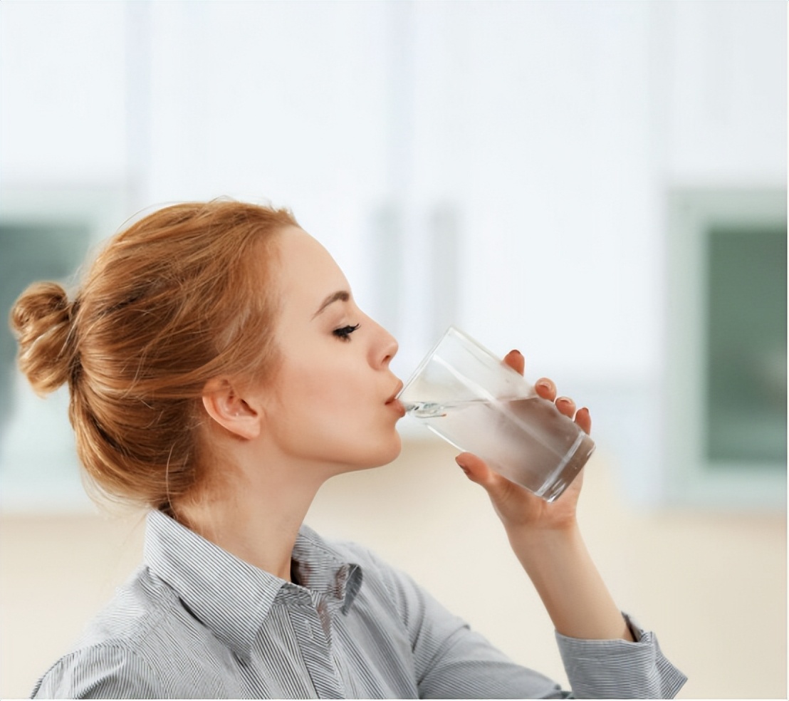 嗓子里总有痰，痰多吐不完？教你4招，切断“生痰之源”