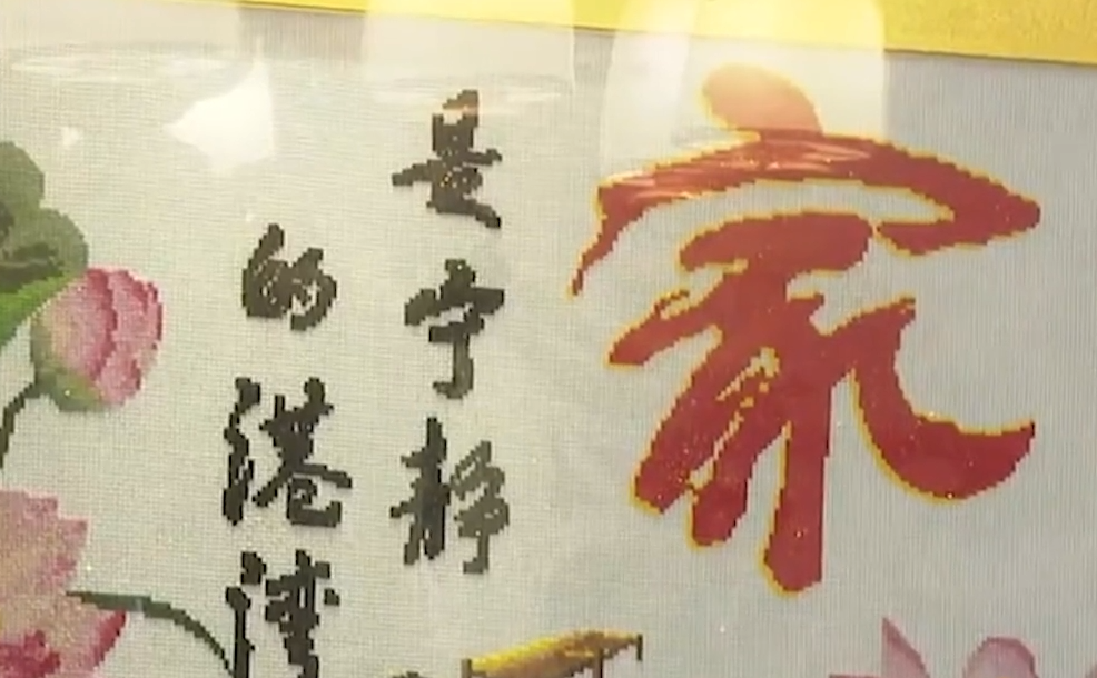 故事：丈夫偷腥漂亮小保姆，并送10多套房产，原配得知后暴走上门