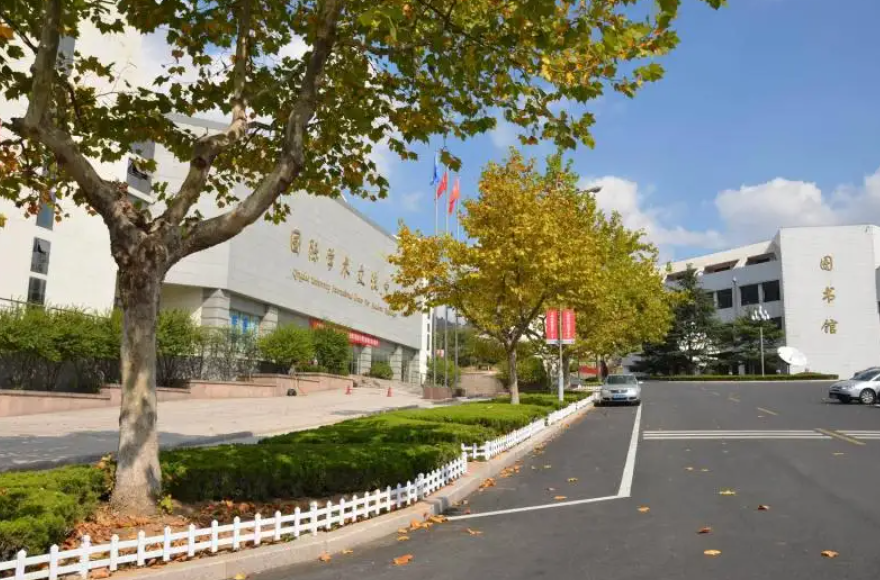 这所山东的一本大学，21年招生狂跌5万位，今年还有机会捡漏吗？