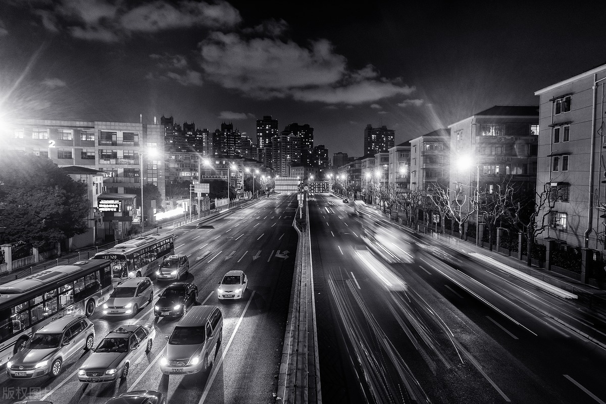 大城市里的大龄青年，该去还是留？