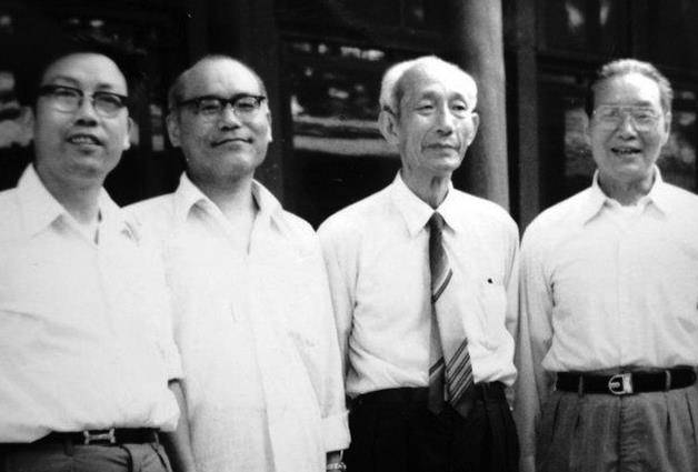 文强获特赦后到美国访友，得知台湾有100万美金可领，他果断拒绝