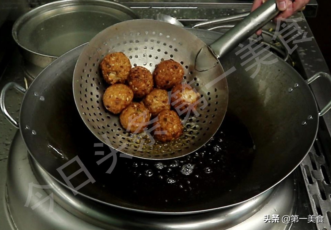 豬肉丸子的做法,豬肉丸子的做法及配方