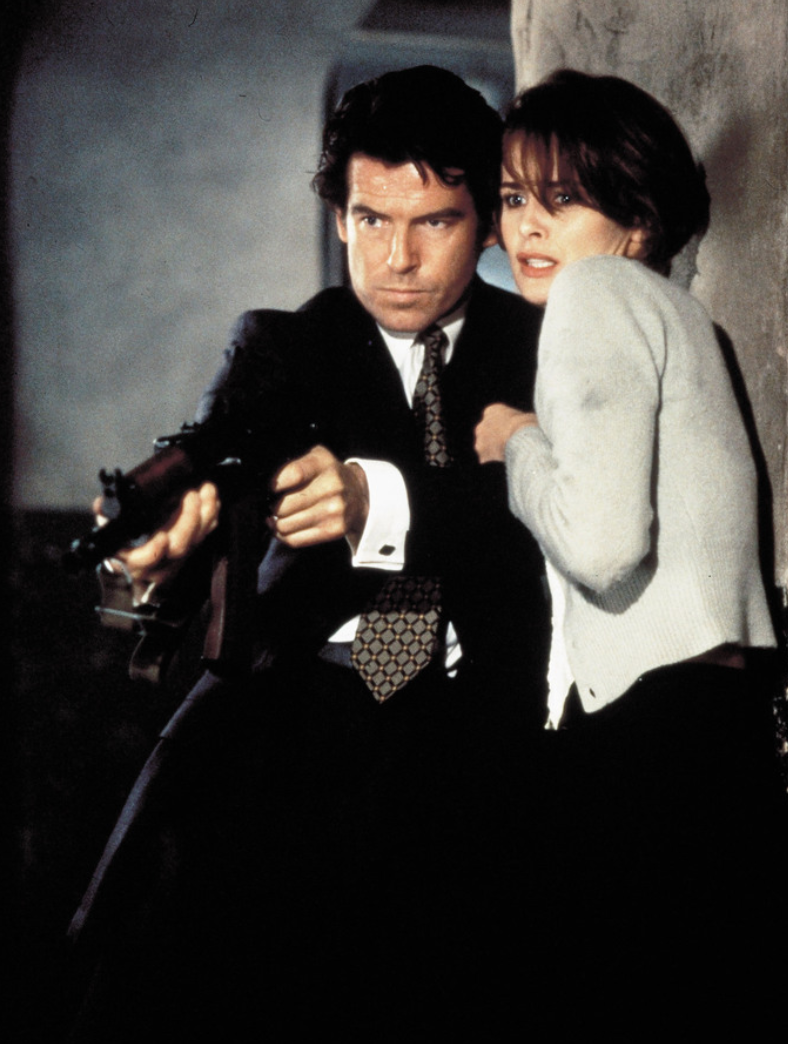 “最帅007”布鲁斯南：妻子从窈窕佳人胖到260斤，他28年宠爱不变