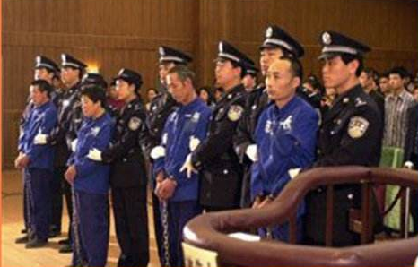 2001年，河北男子引爆宿舍楼致146人遭殃，被捕后：早想炸死他们