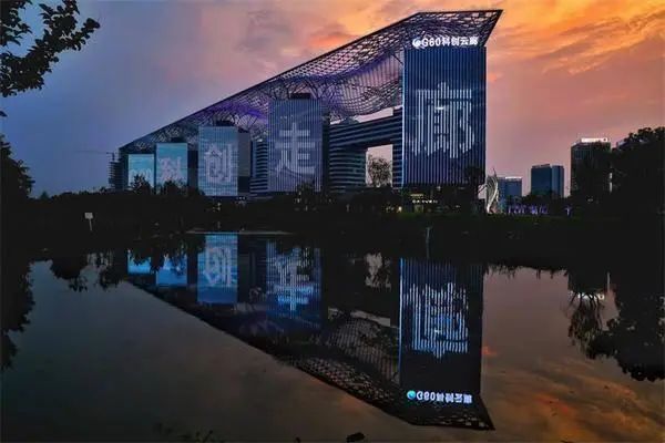 两个2021年中国十大丑陋建筑评选结果重磅揭晓