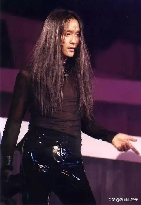 张国荣去世19年，唐鹤德60岁却仍陷进回忆，孑然一身