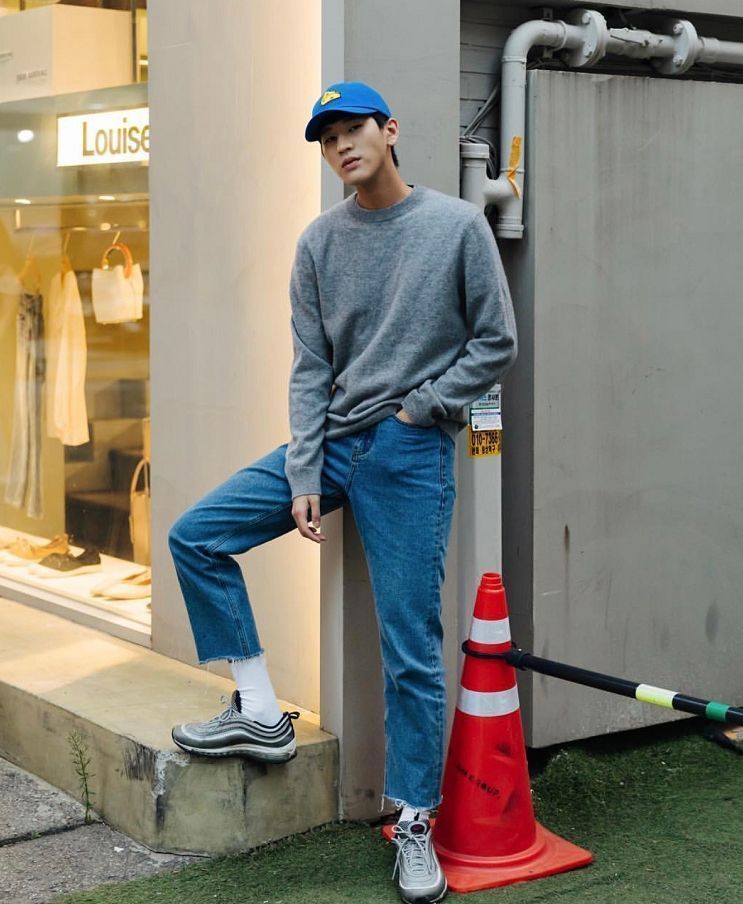 從街拍中能看出：韓國男生的品位不一般，穿著簡約高級，值得學習 形象穿搭 第3張