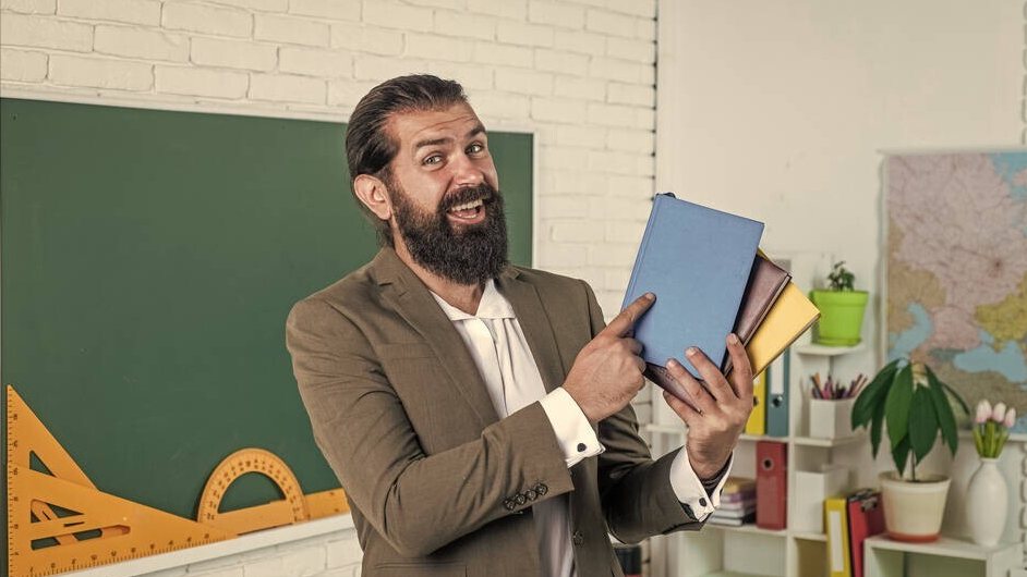 如果你是一名教师，你认为育人重要还是教学重要？