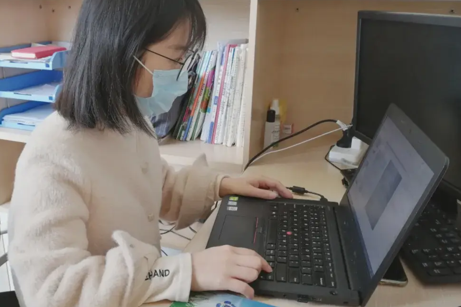 高考成绩未出，考生就已经收到多封录取通知书，家长看完很无奈