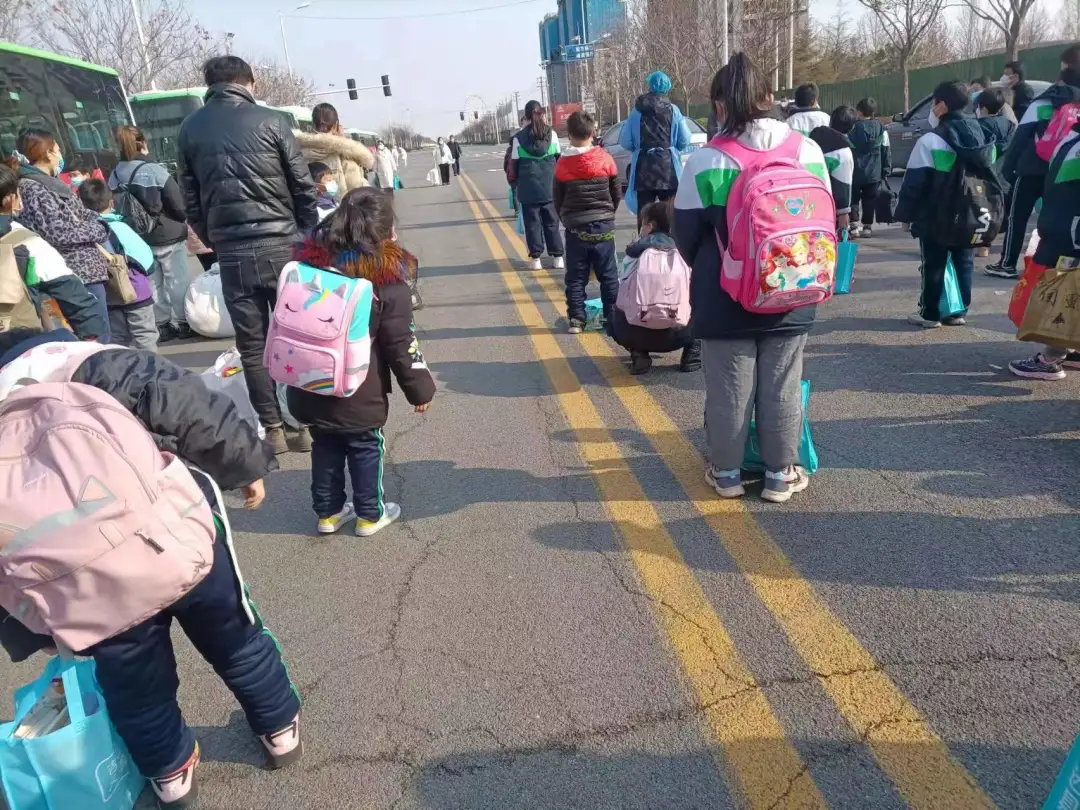 回家了：汤阴育才学校首批学生解除集中隔离！一封信：致安阳在外同乡