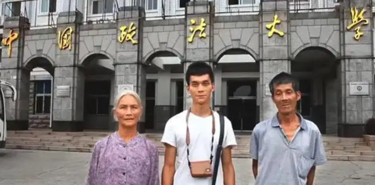 他被称为当代范进，13次高考未能考上心仪大学，他到底想考哪里？