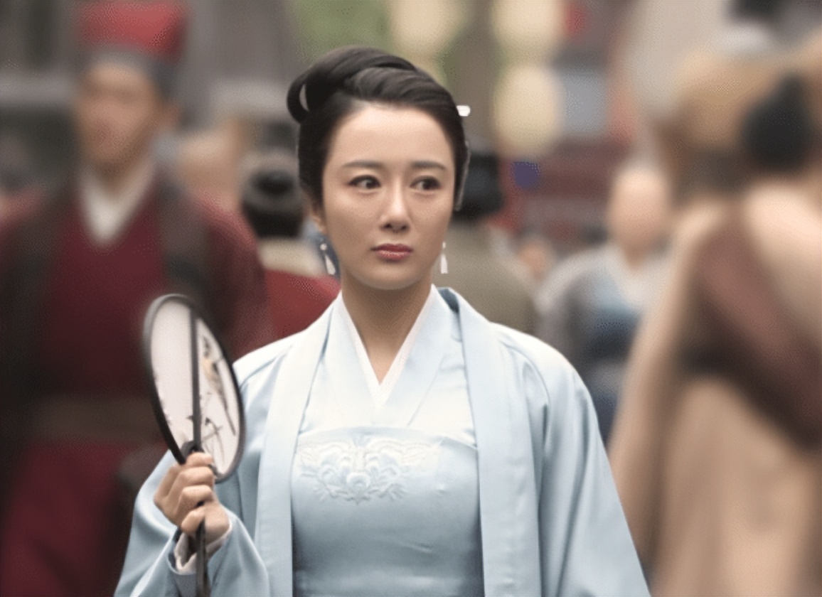 一脸“苦瓜相”却还能演大女主，这8位女星越看越丧，导演咋想的