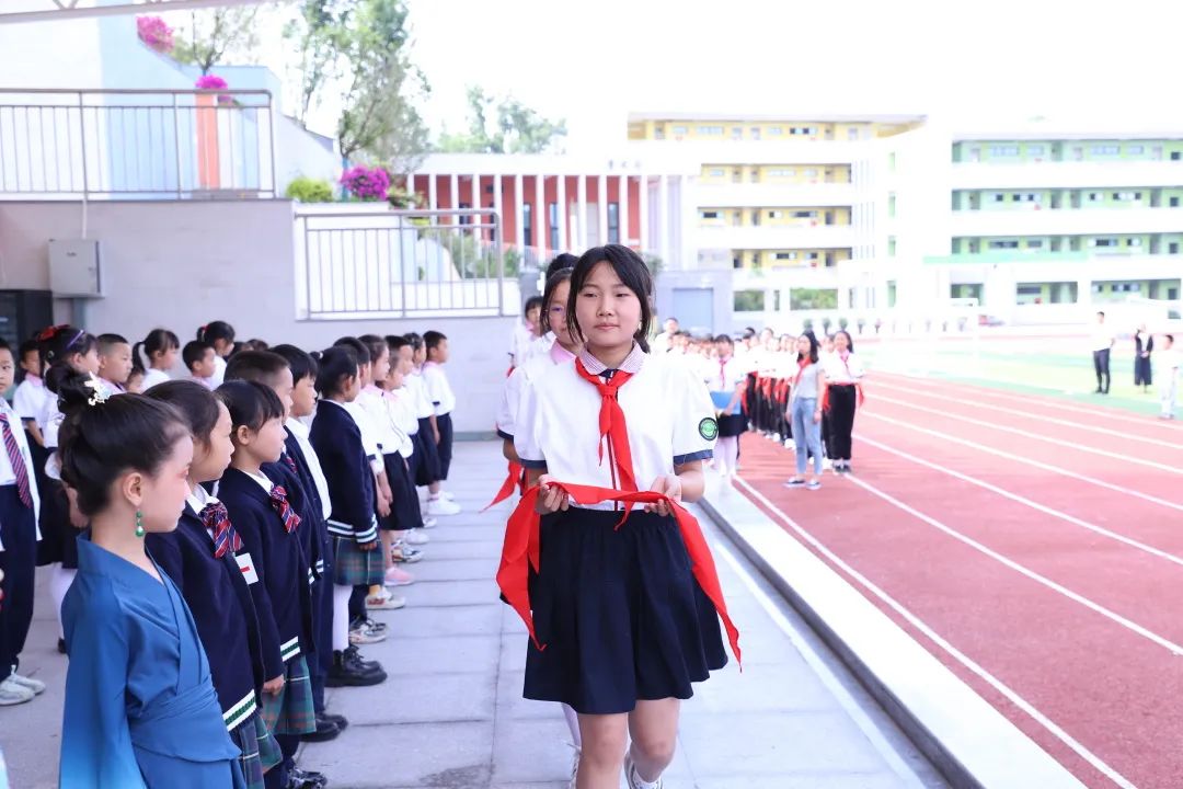 红领巾心向党 争做新时代好队员｜成都市双流区黄甲小学
