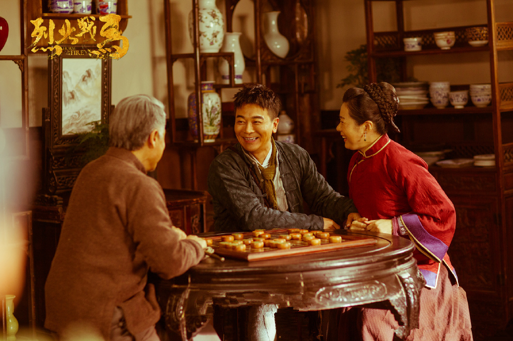 《烈火战马》开播，吴樾自编自导自演，场面戏精彩，喜剧是败笔