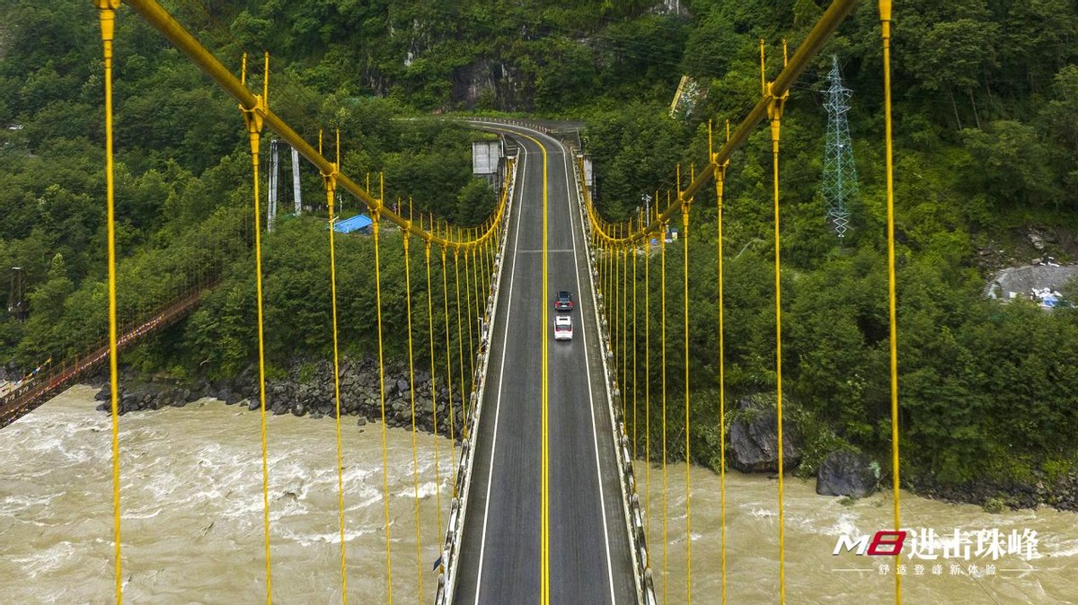 豪华MPV登峰“第一车”，原来MPV还能这么玩？