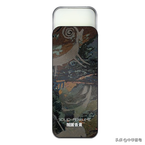图书馆里，醒醒香膏的薄荷香提神醒目，在书海中享受心灵的安逸