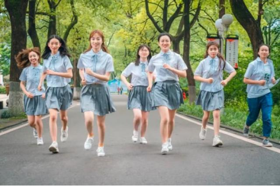 毕业生向往十大城市排名，青岛意外榜上有名，上海稳居第一惹争议
