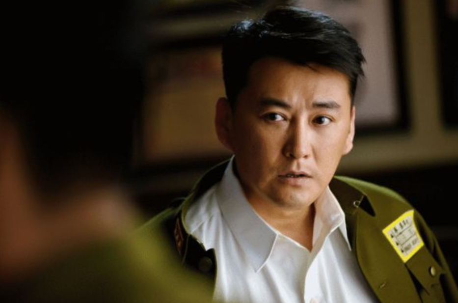 “自带悲剧脸”的8位男星，五官凑在一起，演什么都很丧，怎么救