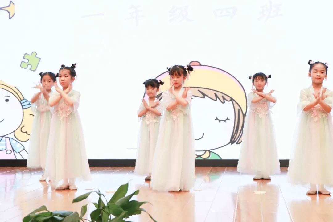 双流区彭镇小学开展第十四届校园艺术节海选暨文艺展演活动