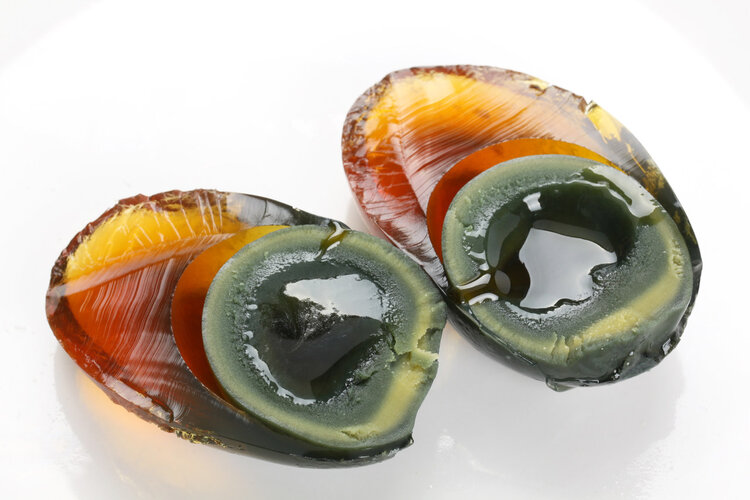 皮蛋被美国评为“最恶心食物”榜首，含铅能吃吗？告诉你答案