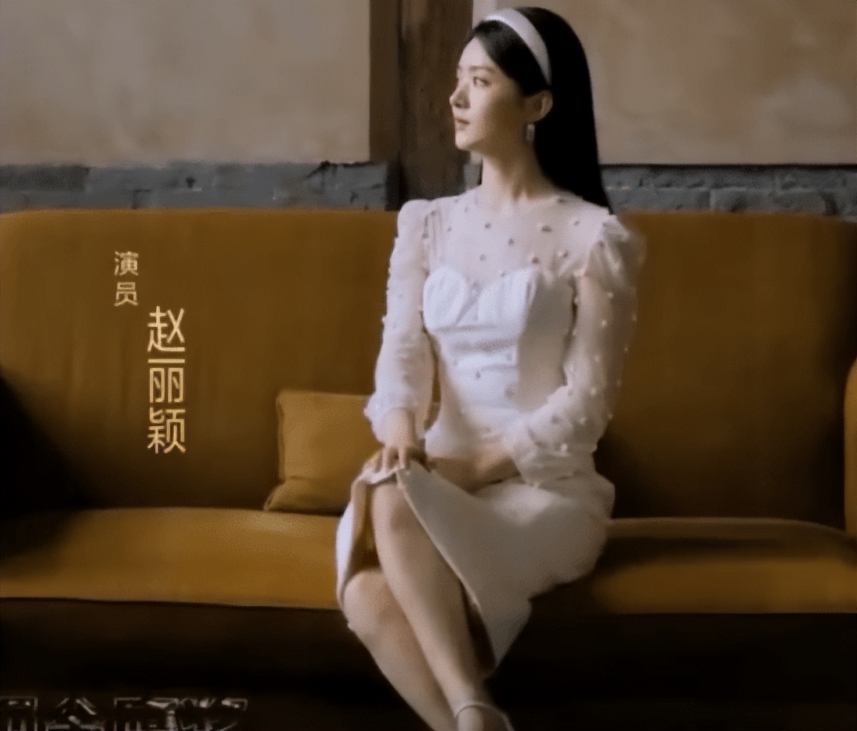 赵丽颖穿连衣裙录金鹰奖宣传片 宋佳李易峰等出镜