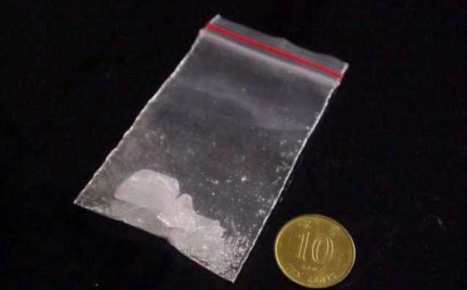 重庆一窍不通三姐妹长期贩毒，年薪60万招聘军师，他们经历了什么